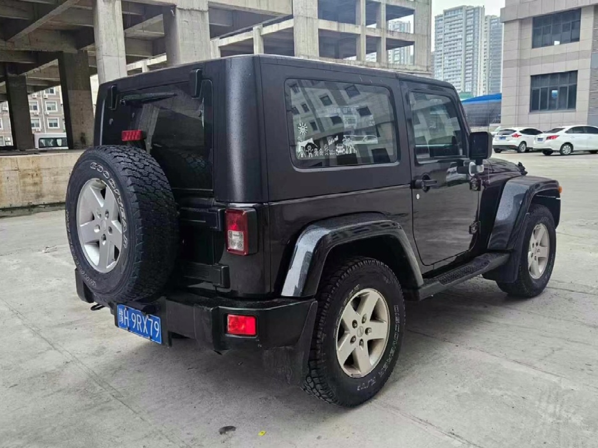 Jeep 牧馬人  2010款 3.8L Sahara 四門版圖片