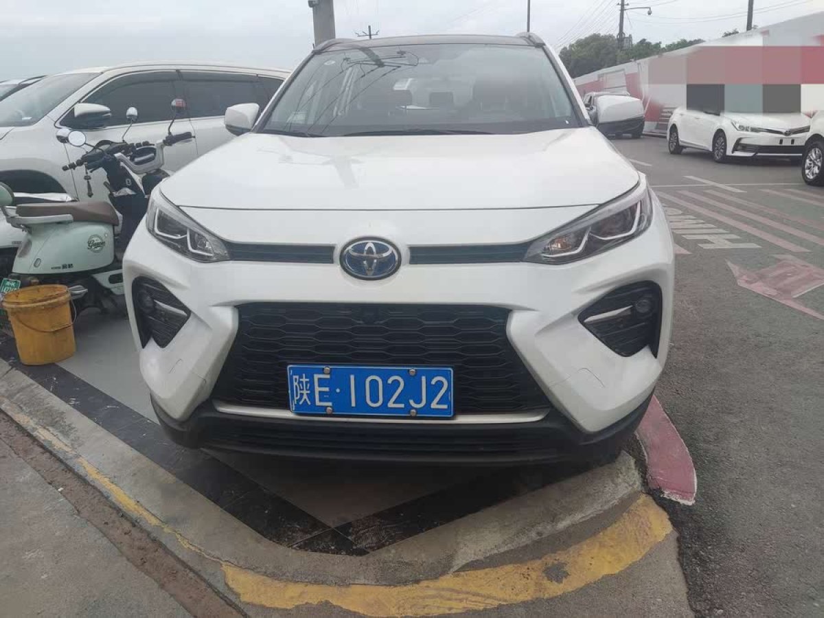 豐田 威蘭達  2023款 雙擎 2.5L E-CVT四驅(qū)尊貴版圖片