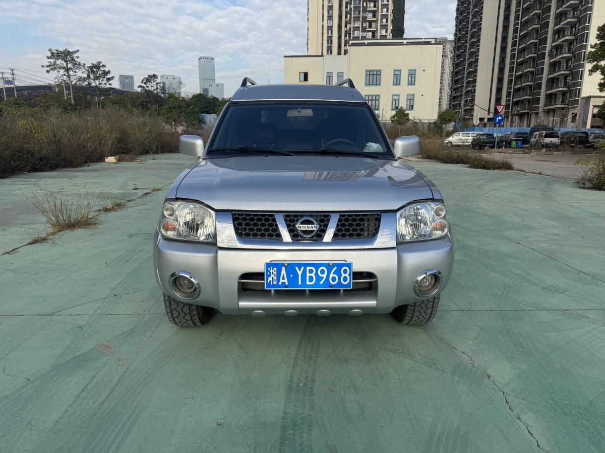 日產(chǎn) ZN廂式車  2013款 2.4L四驅(qū)標(biāo)準(zhǔn)型5座圖片