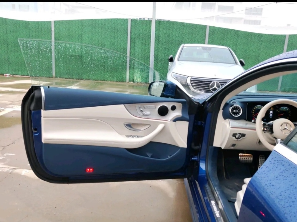 奔驰 奔驰E级  2021款 改款 E 260 轿跑车图片
