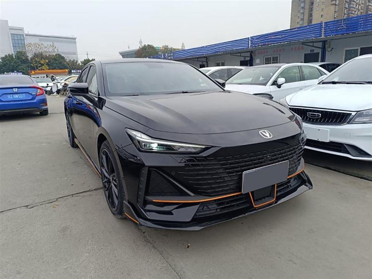 長(zhǎng)安 長(zhǎng)安UNI-V  2022款 1.5T 運(yùn)動(dòng)版圖片