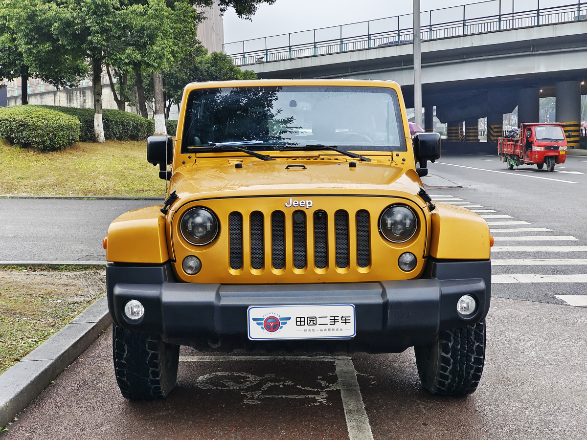 Jeep 牧馬人  2013款 3.6L Sahara 兩門(mén)版圖片