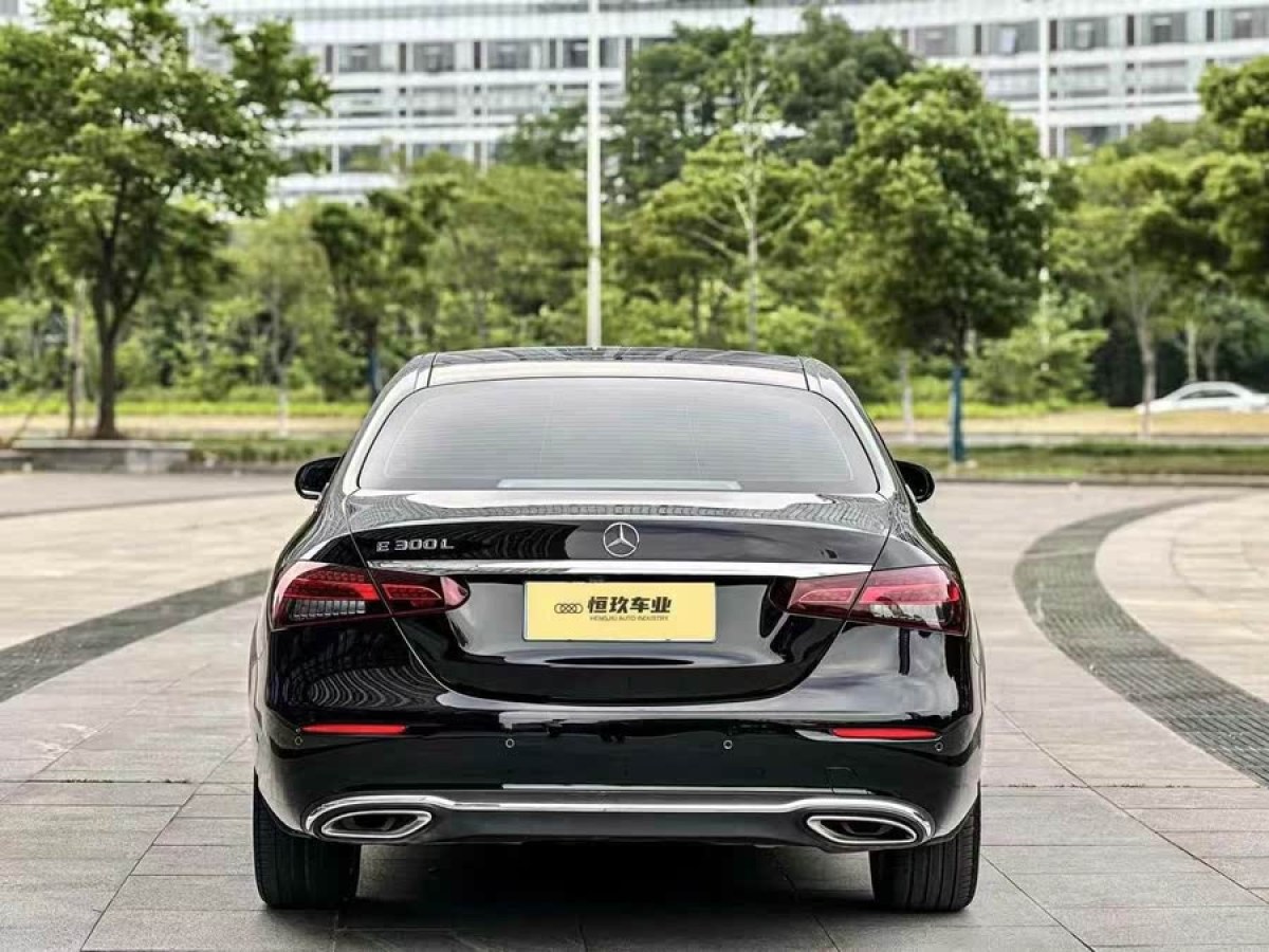 奔馳 奔馳E級  2021款 改款 E 300 L 豪華型圖片