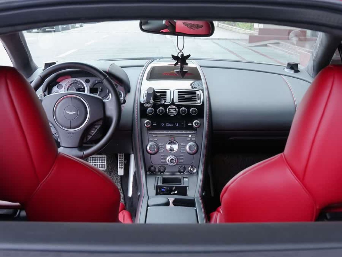 阿斯頓·馬丁 V8 Vantage  2011款 4.7L Sportshift Coupe圖片
