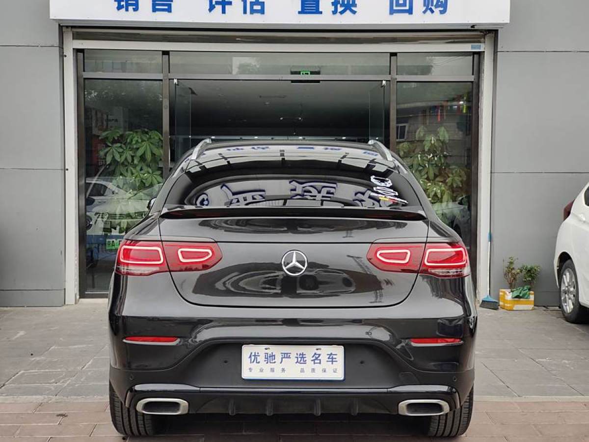 2021年4月奔馳 奔馳GLC  2021款 GLC 260 4MATIC 轎跑SUV