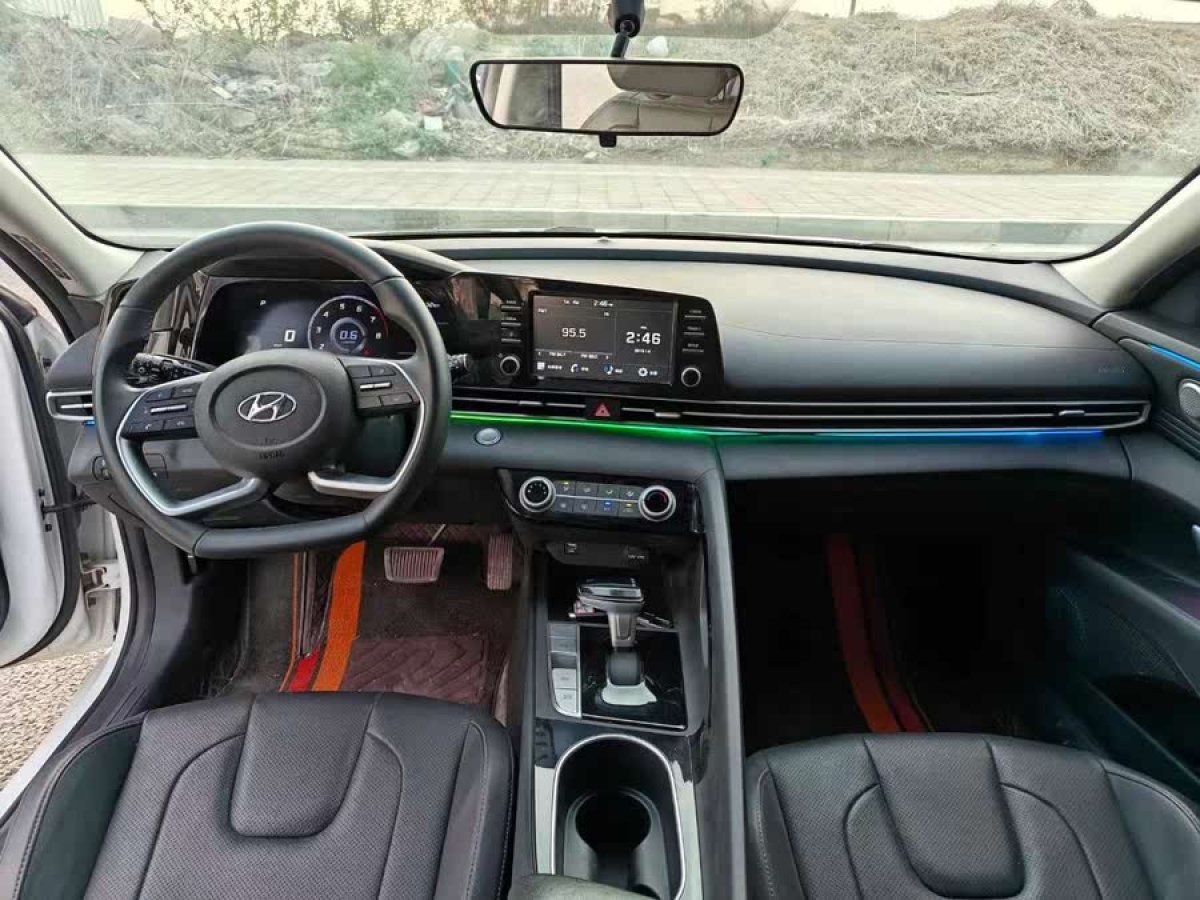 現(xiàn)代 伊蘭特  2022款 1.5L CVT LUX尊貴版圖片