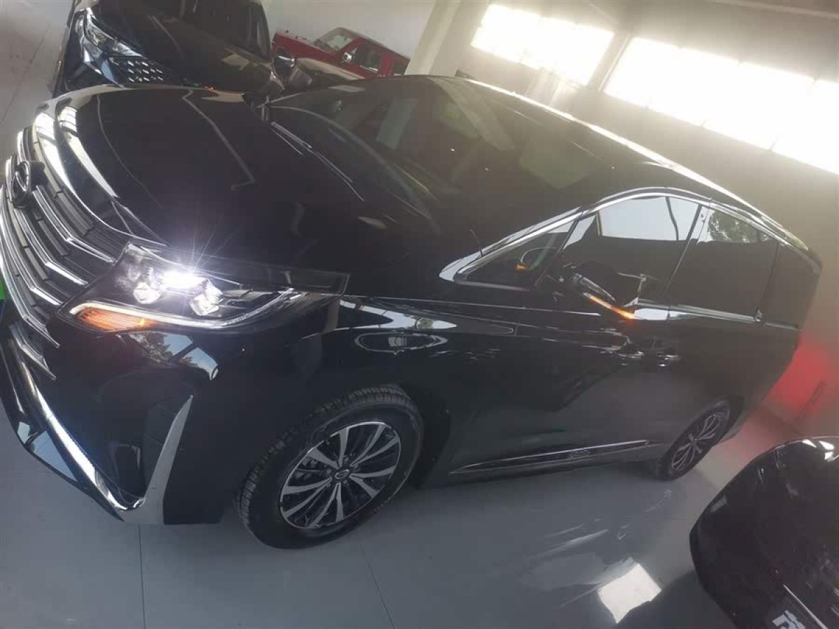 廣汽傳祺 M8  2024款 領(lǐng)秀系列 390T 豪華版圖片