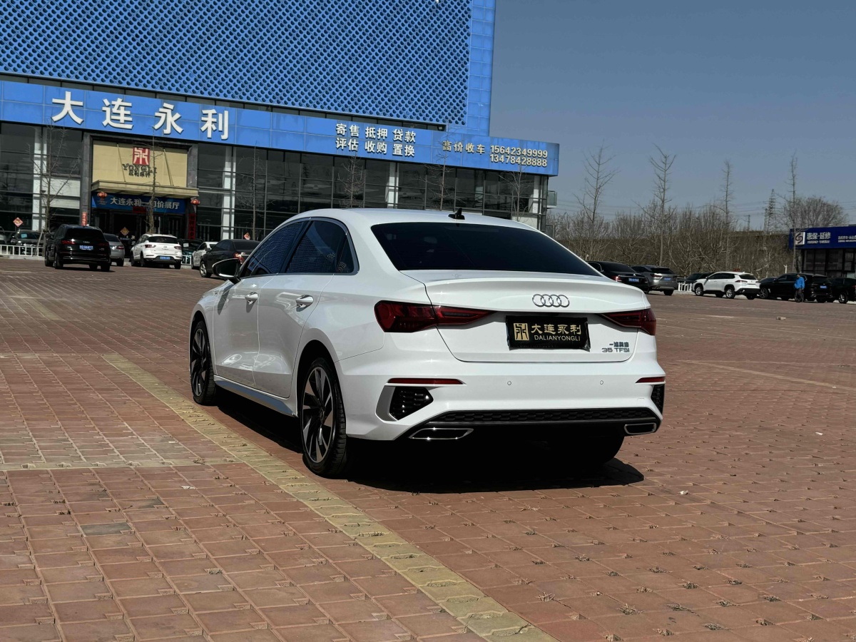 奧迪 奧迪A3  2023款 改款 A3L Limousine 35 TFSI 時(shí)尚運(yùn)動(dòng)型圖片