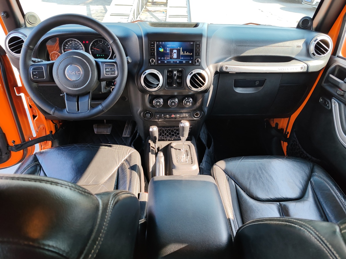Jeep 牧馬人  2013款 3.6L Sahara 四門版圖片