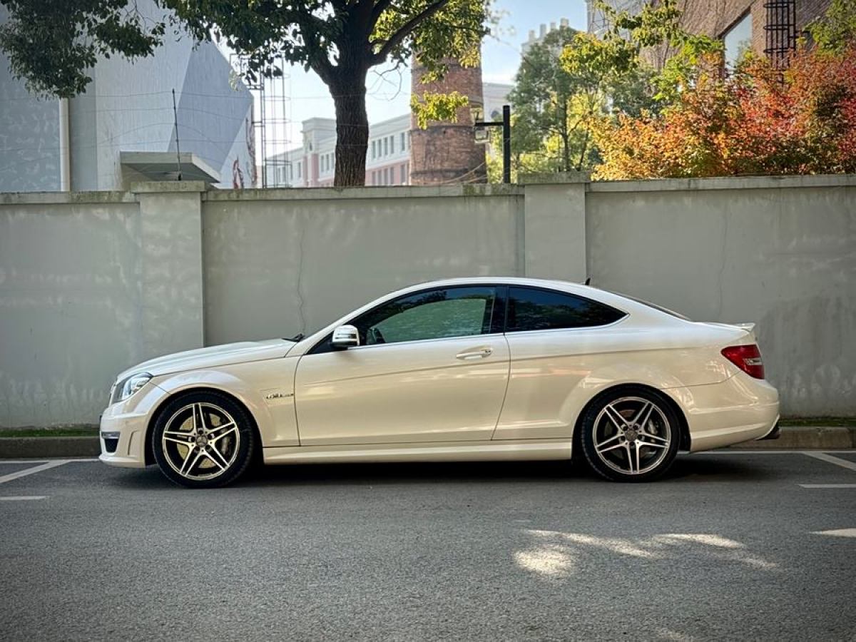 奔馳 奔馳C級(jí)AMG  2012款 AMG C 63 Coupe 動(dòng)感型圖片