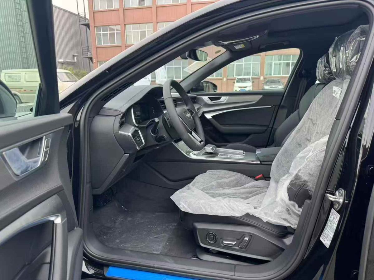 奧迪 奧迪A6L  2025款 40 TFSI 豪華動(dòng)感型圖片