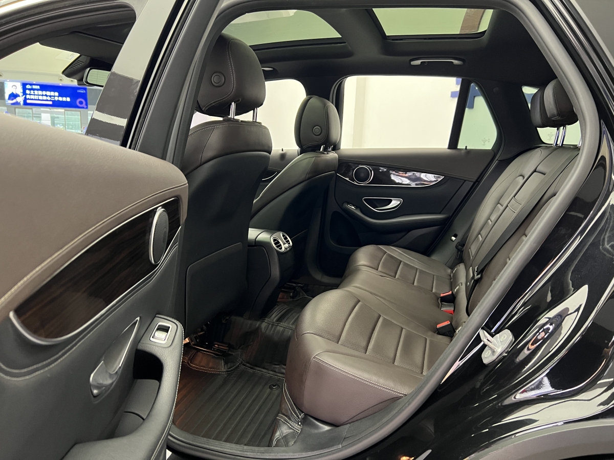 2018年8月奔驰 奔驰GLC  2018款 改款 GLC 260 4MATIC 豪华型