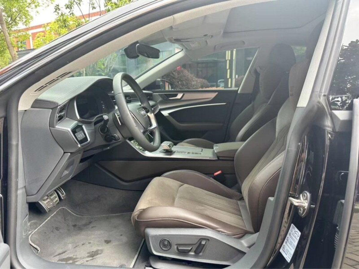 奧迪 奧迪A7L  2022款 45 TFSI S-line 筑夢青春版圖片