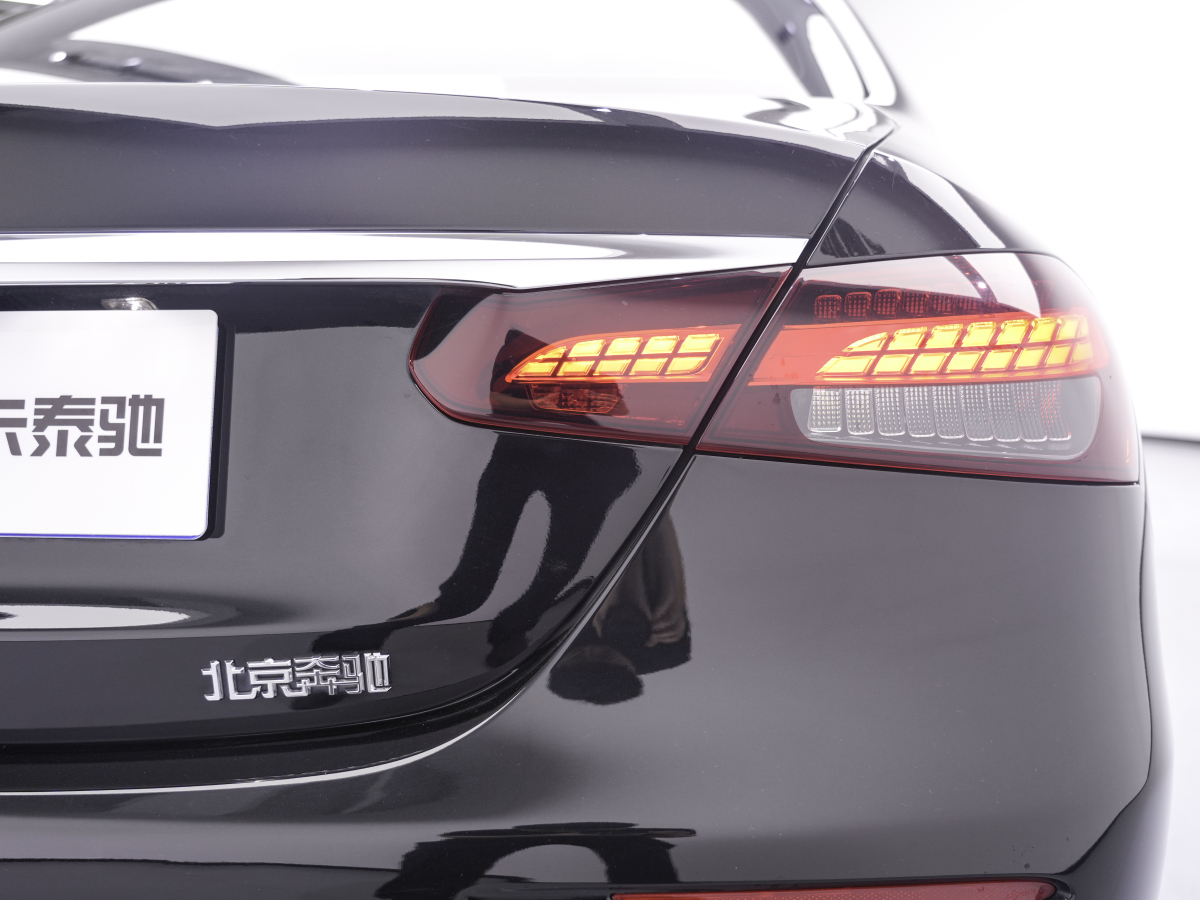 奔驰 奔驰E级  2023款 改款 E 300 L 豪华型图片