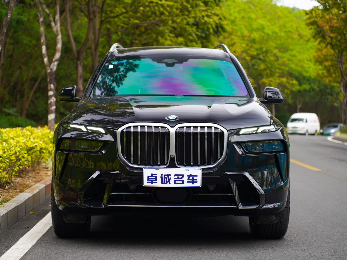 寶馬 寶馬X7  2024款 xDrive40i 尊享型M運(yùn)動(dòng)套裝圖片