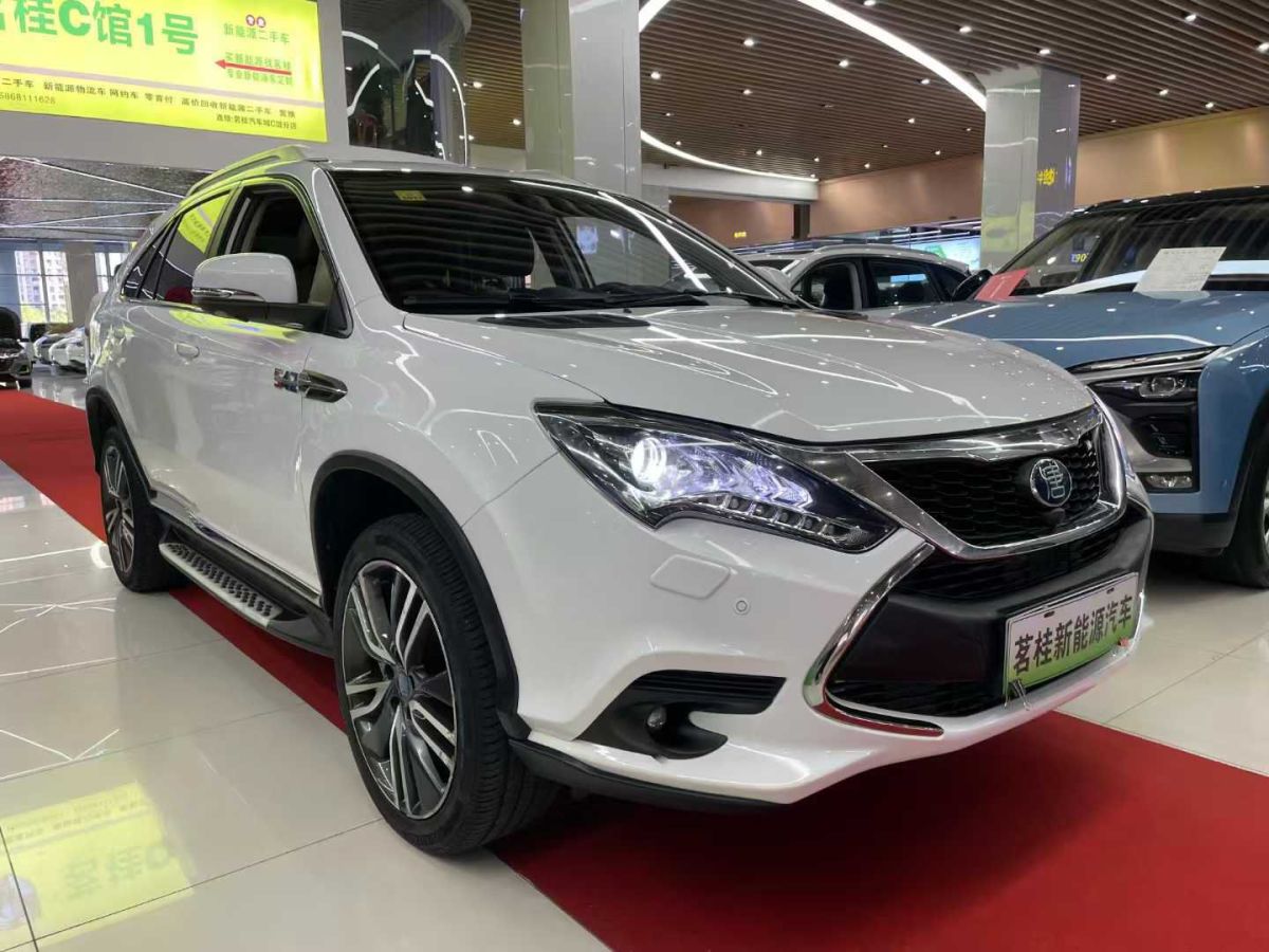 比亞迪 元  2017款 1.5L 手動全景天窗版圖片