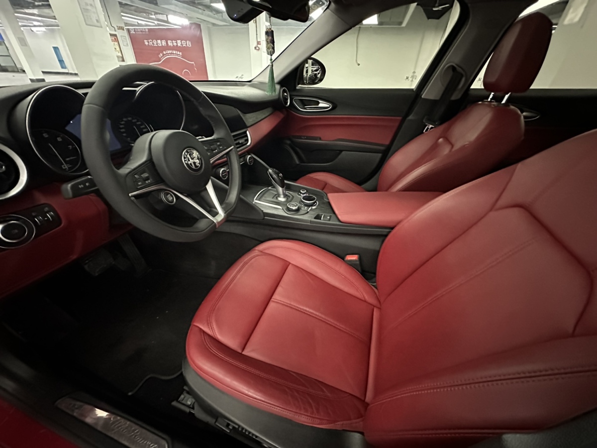 2018年06月阿尔法·罗密欧 Giulia  2017款 2.0T 200HP 豪华版