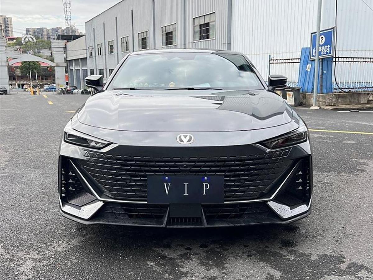 長安 長安UNI-V  2023款 1.5T 尊享型圖片