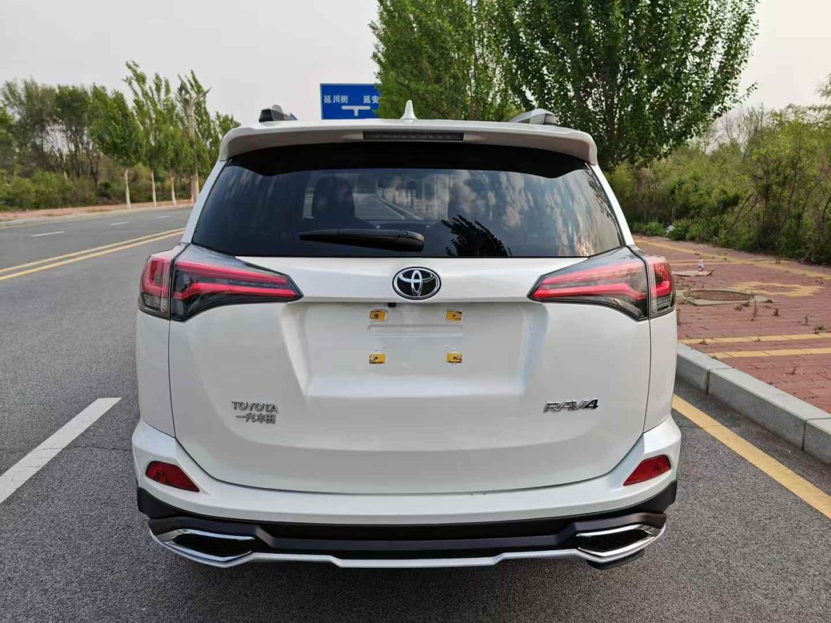 豐田 RAV4 圖片