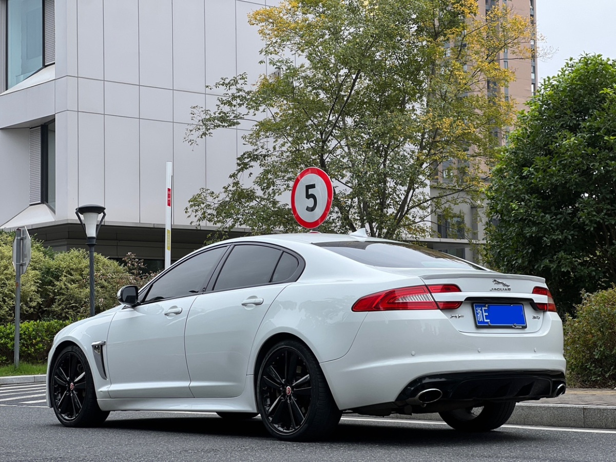 捷豹 XF  2014款 XF 3.0 SC Sport Club限量版图片