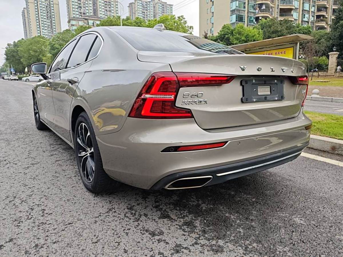 沃爾沃 S60L  2021款 T4 智逸豪華版圖片