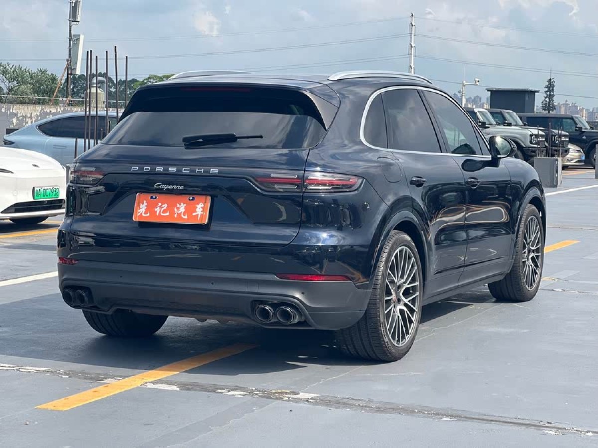 保時(shí)捷 Cayenne  2022款 Cayenne 3.0T 鉑金版圖片