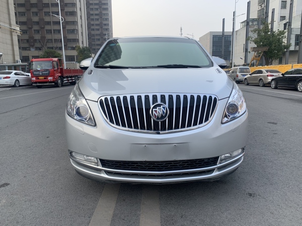 别克 GL8  2011款 3.0L XT豪华商务旗舰版