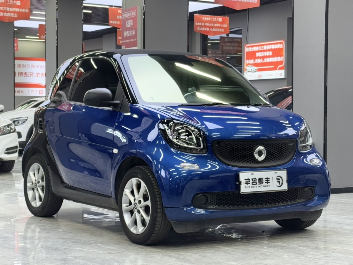 smart fortwo  2017款 1.0L 52千瓦硬頂摯愛特別版圖片