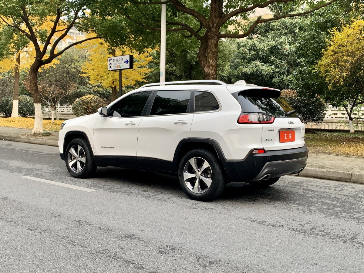 Jeep 自由光  2019款 2.0T 四驅(qū)探享版+自動駕駛智慧包圖片