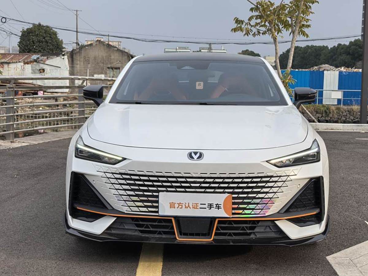 長(zhǎng)安 長(zhǎng)安UNI-V  2023款 1.5T 運(yùn)動(dòng)版圖片