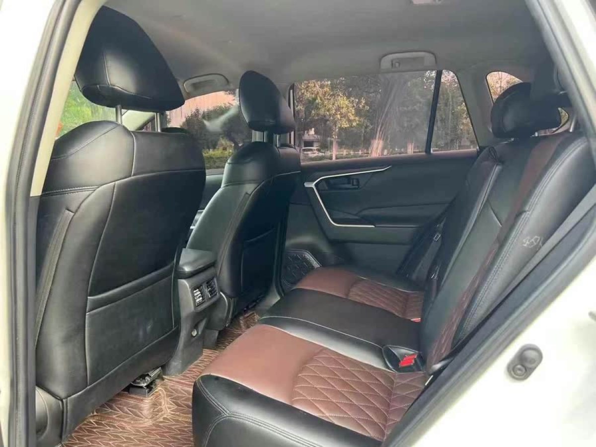 豐田 RAV4榮放  2021款 2.0L CVT兩驅(qū)都市版圖片