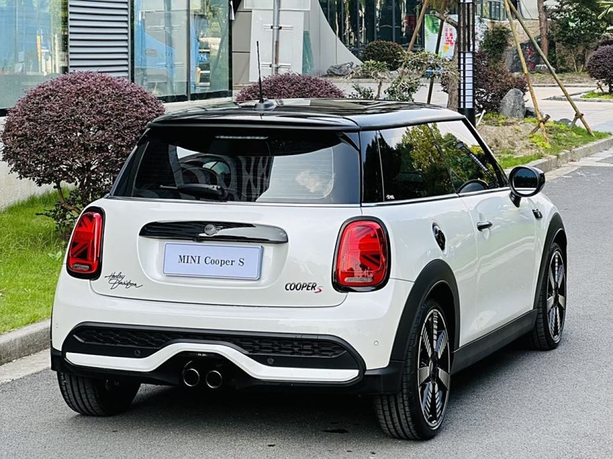 MINI MINI  2023款 改款 2.0T COOPER S 藝術(shù)家圖片