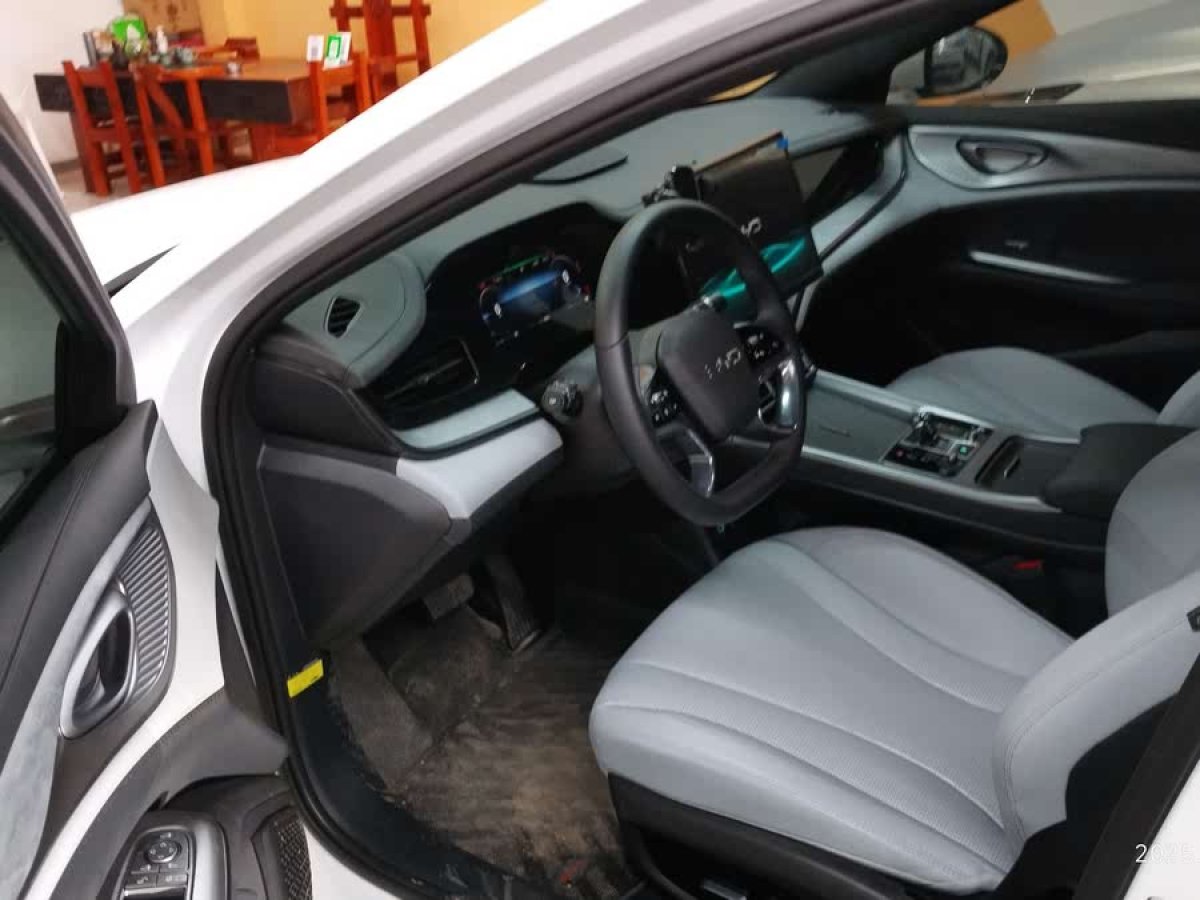 比亞迪 海豹  2024款 榮耀版 DM-i 1.5L 121km 精英型圖片