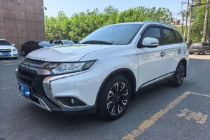 歐藍(lán)德 三菱 2.0L 兩驅(qū)暢享版 5座 國(guó)VI