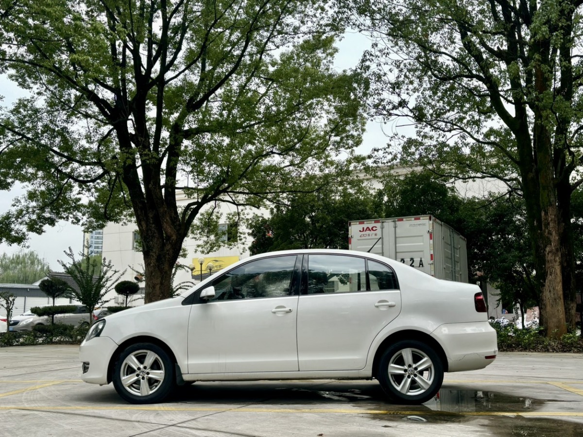 大眾 Polo  2011款 勁取 1.6L 自動實(shí)酷版圖片