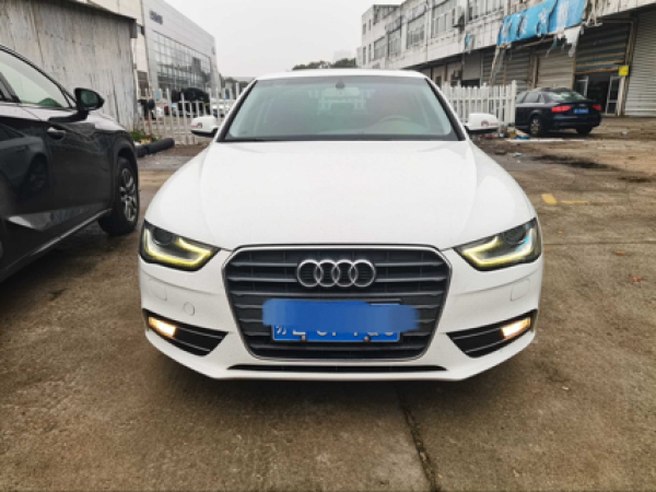 奥迪 奥迪A4L  2015款 30 TFSI 手动舒适型