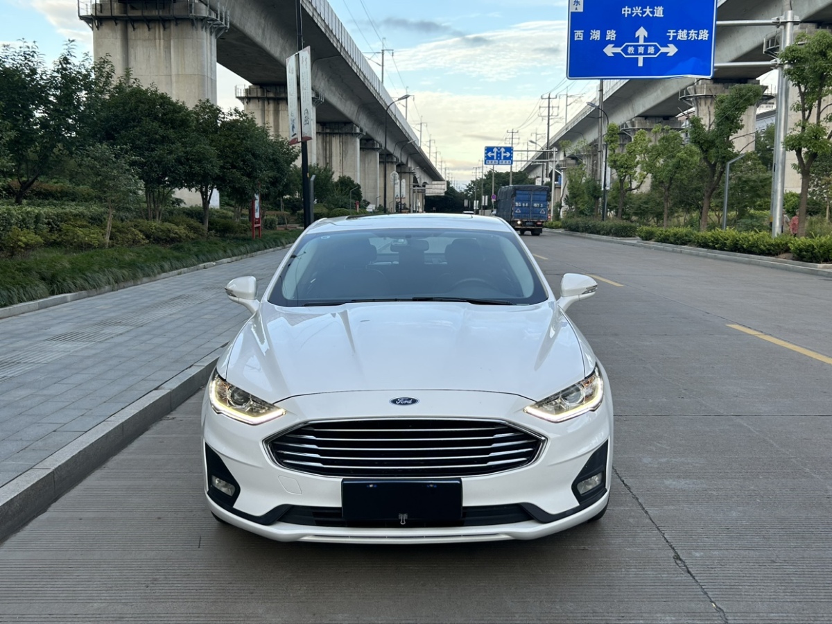 福特 蒙迪歐  2020款 EcoBoost 180 時(shí)尚型圖片