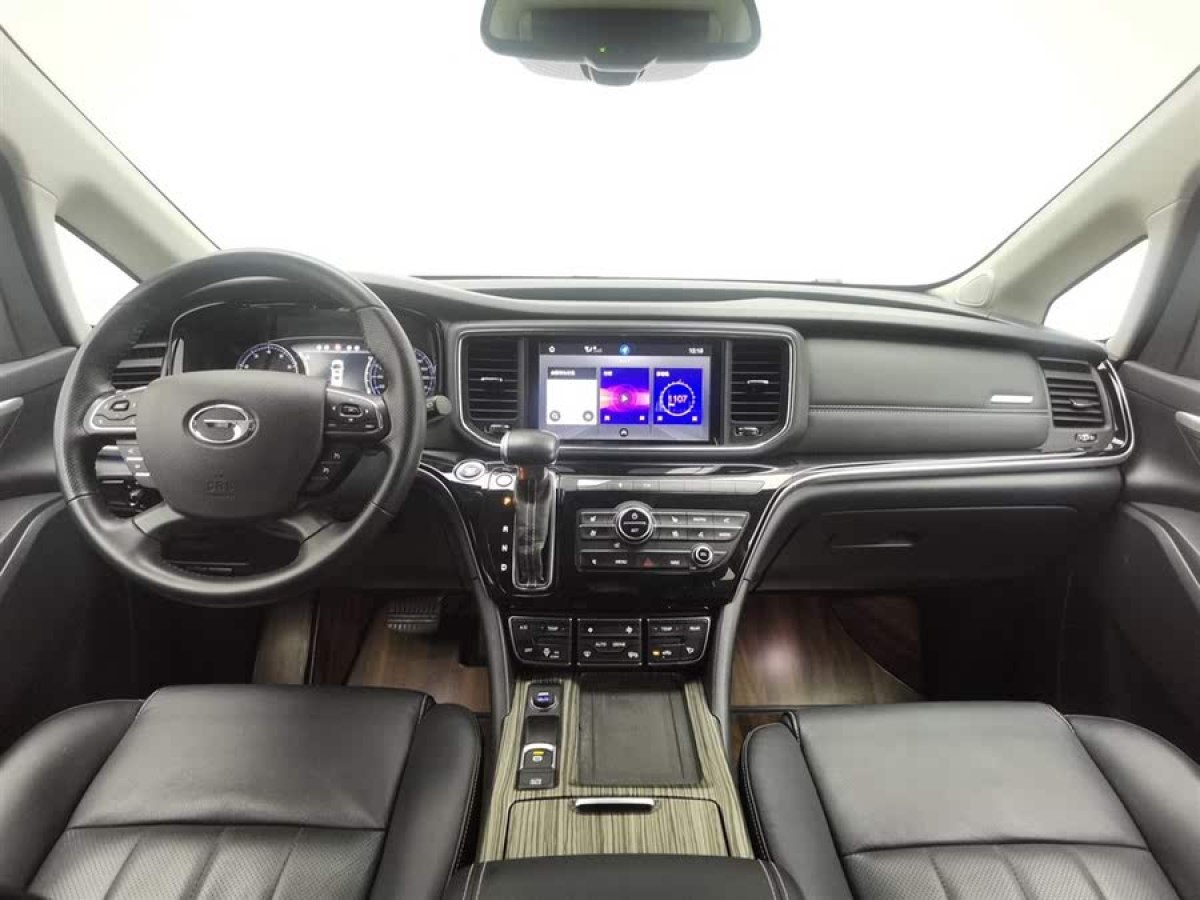 廣汽傳祺 M8  2020款 領(lǐng)航款 390T 至尊版圖片