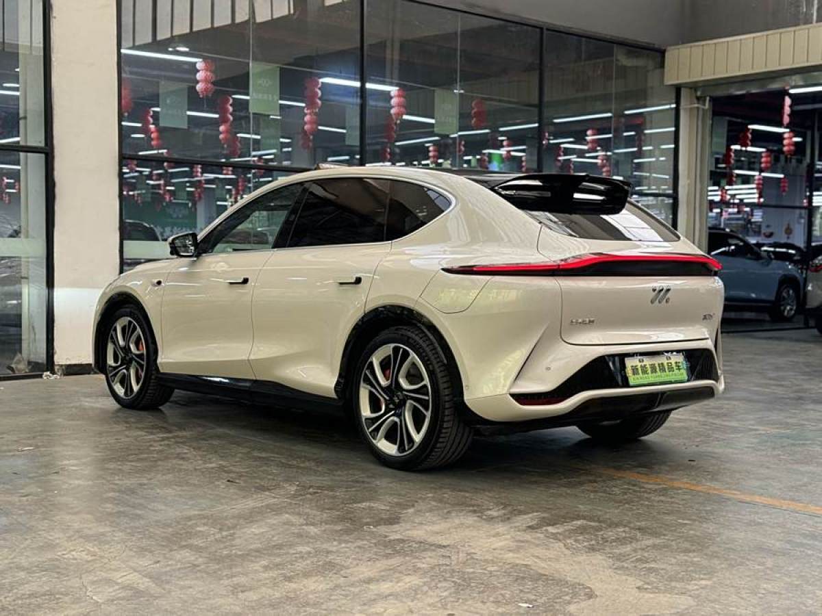 智己 智己LS7  2023款 100kWh Pro四驅(qū)版圖片