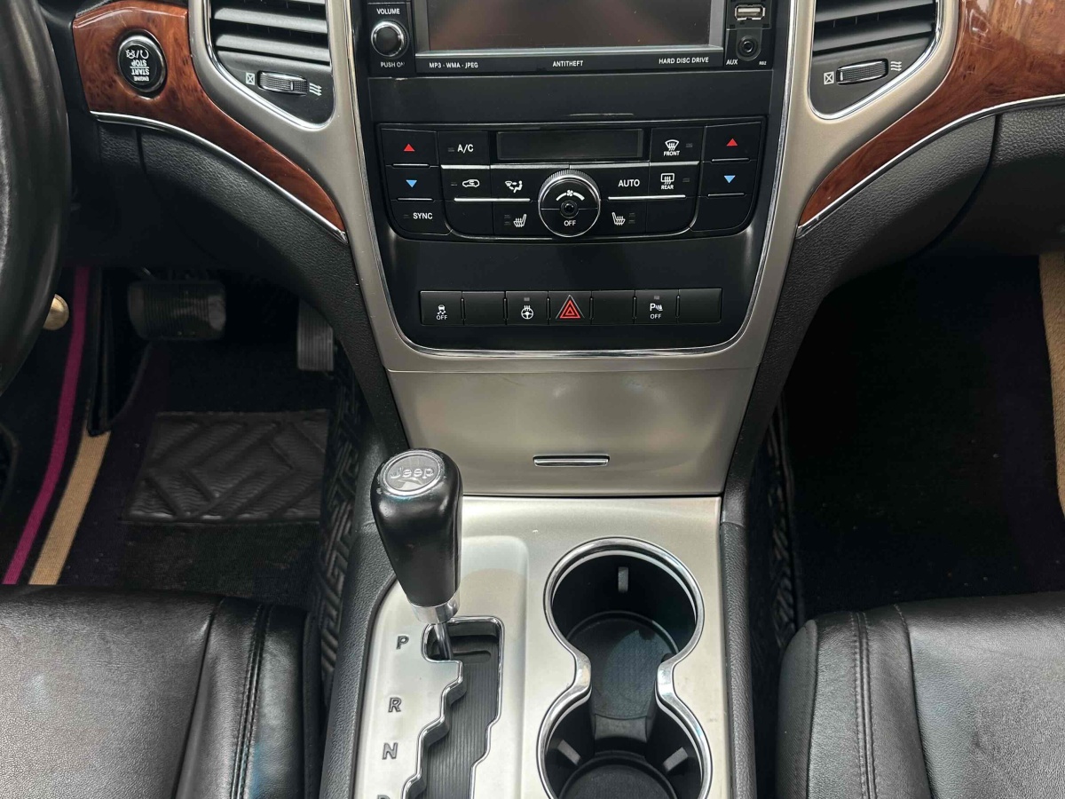 Jeep 大切諾基  2011款 改款 3.6L 豪華導航版圖片