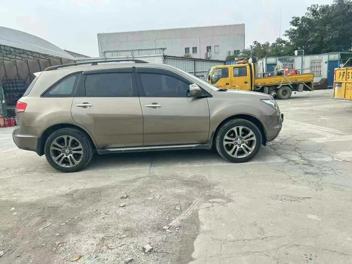 謳歌 MDX  2010款 3.7 標(biāo)準(zhǔn)豪華運(yùn)動(dòng)版圖片