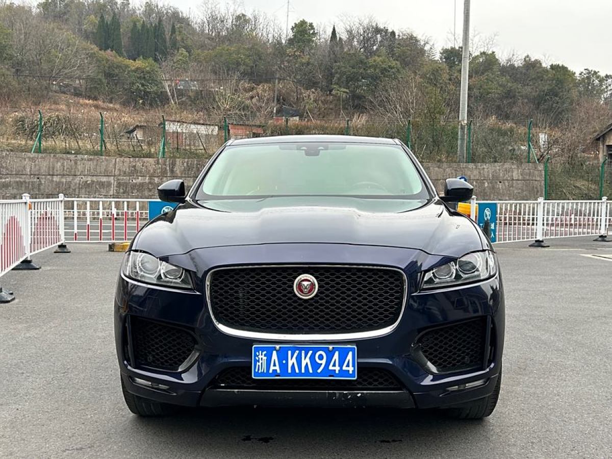 捷豹 F-PACE  2016款 2.0T 兩驅(qū)都市尊享版圖片