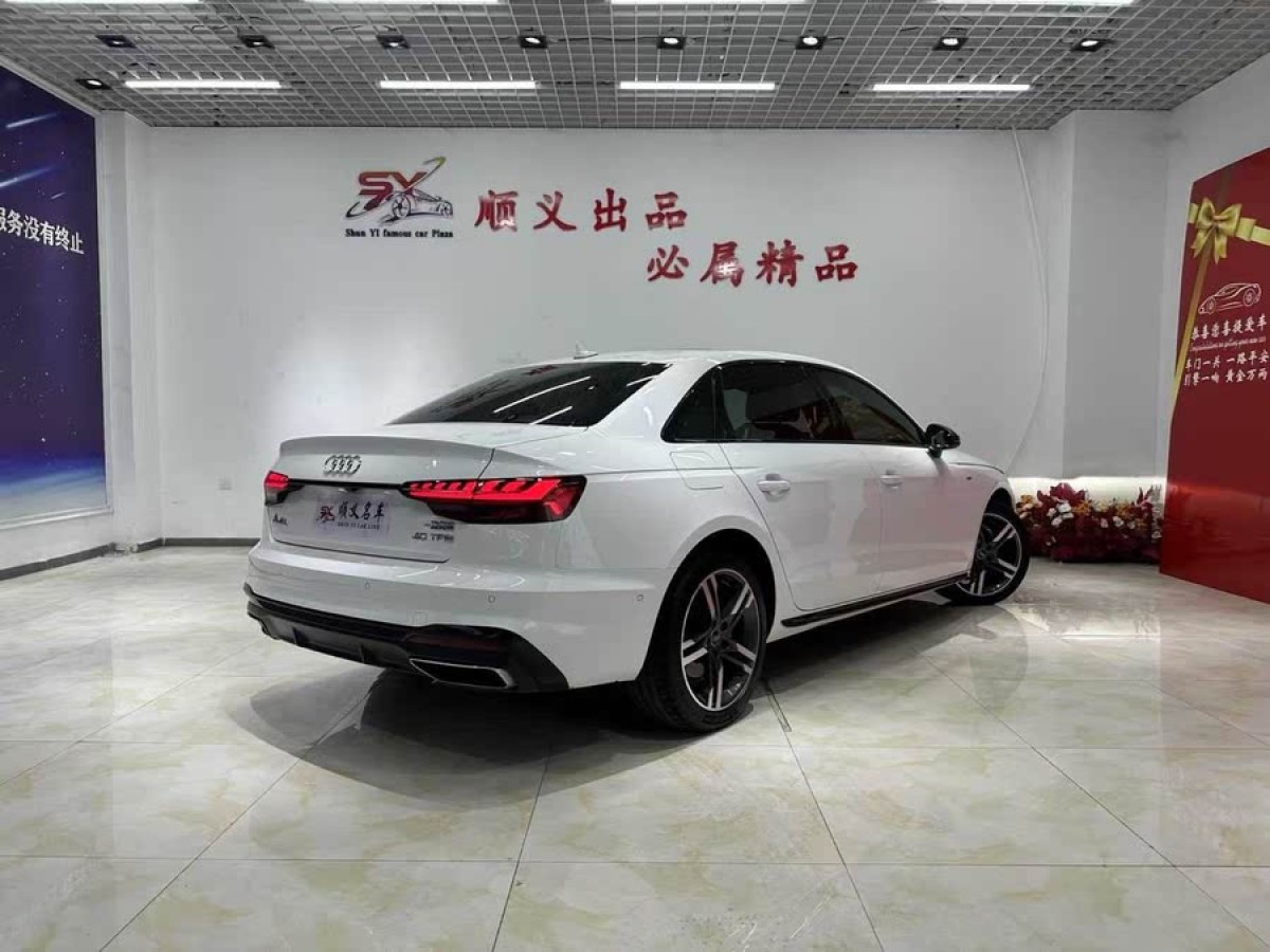 奧迪 奧迪A4L  2022款 40 TFSI 豪華動(dòng)感型圖片