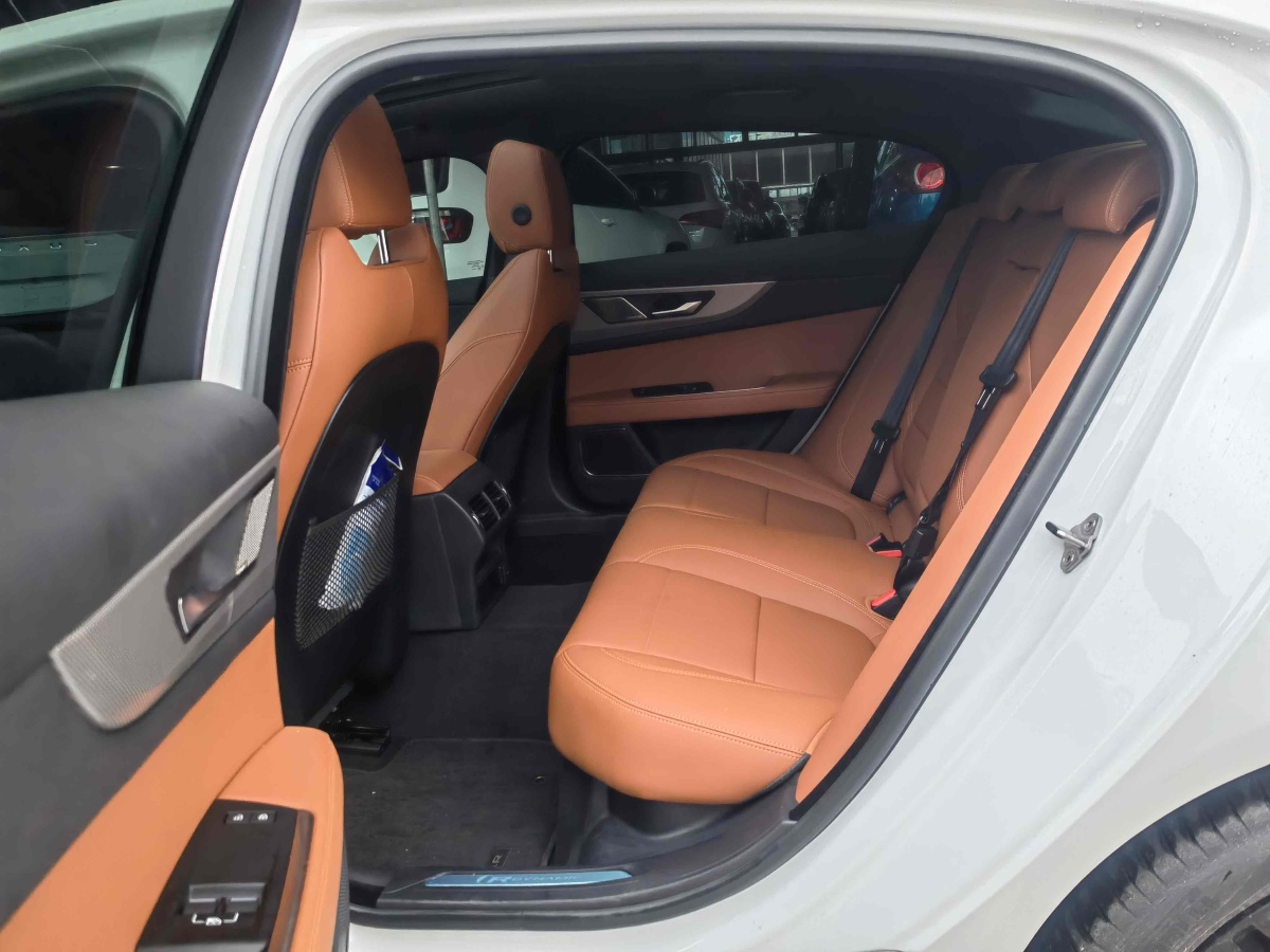 捷豹 XEL  2024款 2.0T 250PS R-DYNAMIC S進(jìn)取運(yùn)動(dòng)版圖片