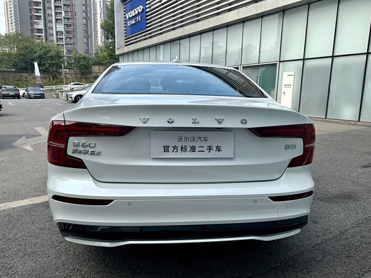 沃爾沃 S60L  2024款 B5 智雅運(yùn)動版圖片