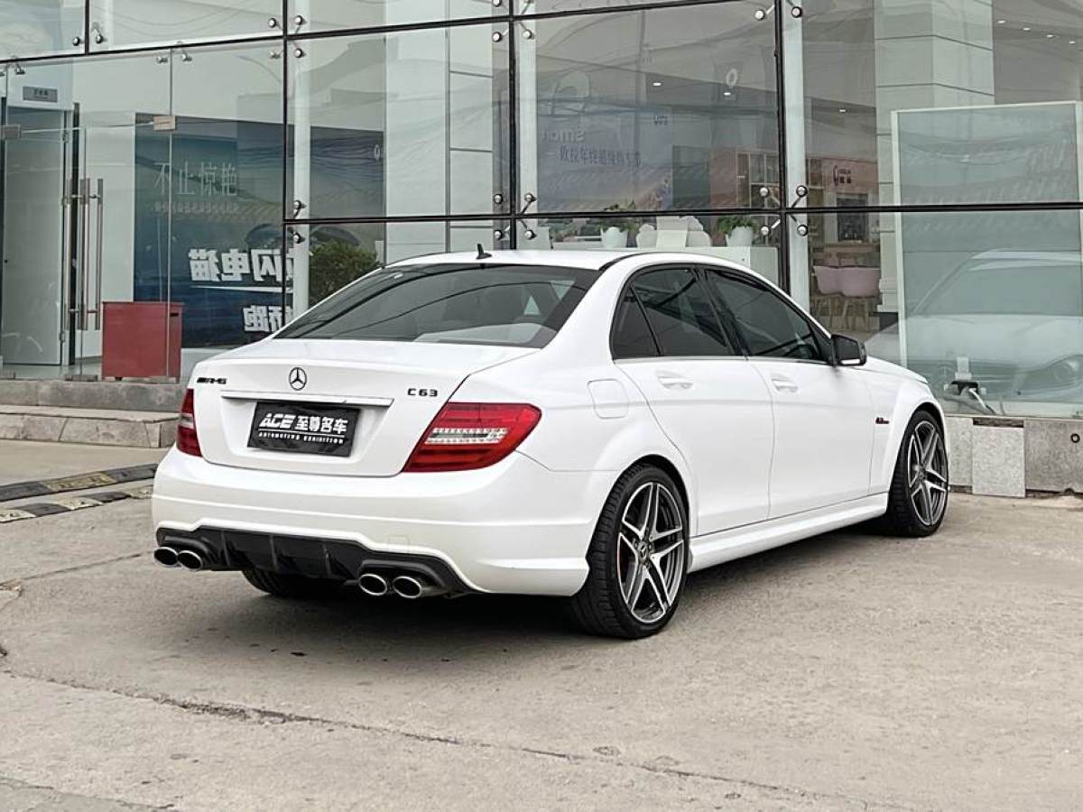 奔馳 奔馳C級(jí)AMG  2012款 AMG C 63 動(dòng)感型圖片