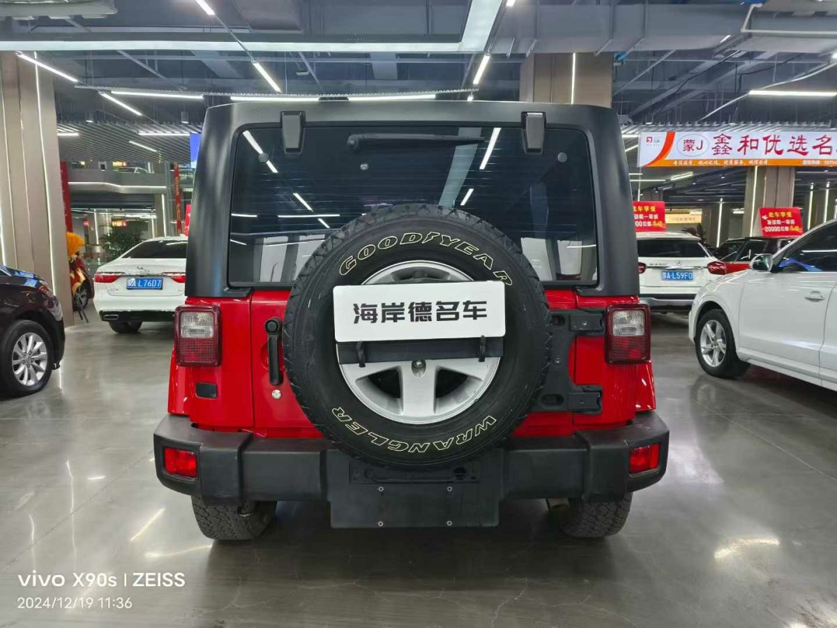 Jeep 牧馬人  2014款 2.8TD Sahara 四門版圖片