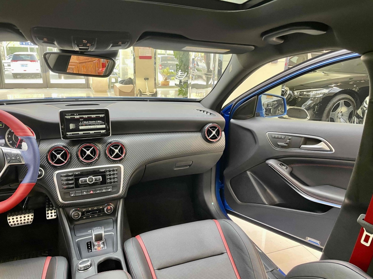 奔馳 奔馳A級AMG  2014款 AMG A 45 4MATIC圖片