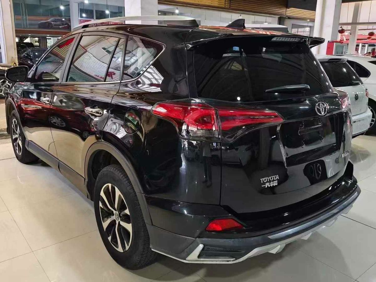 豐田 RAV4榮放  2018款 2.0L CVT兩驅(qū)風(fēng)尚X版圖片