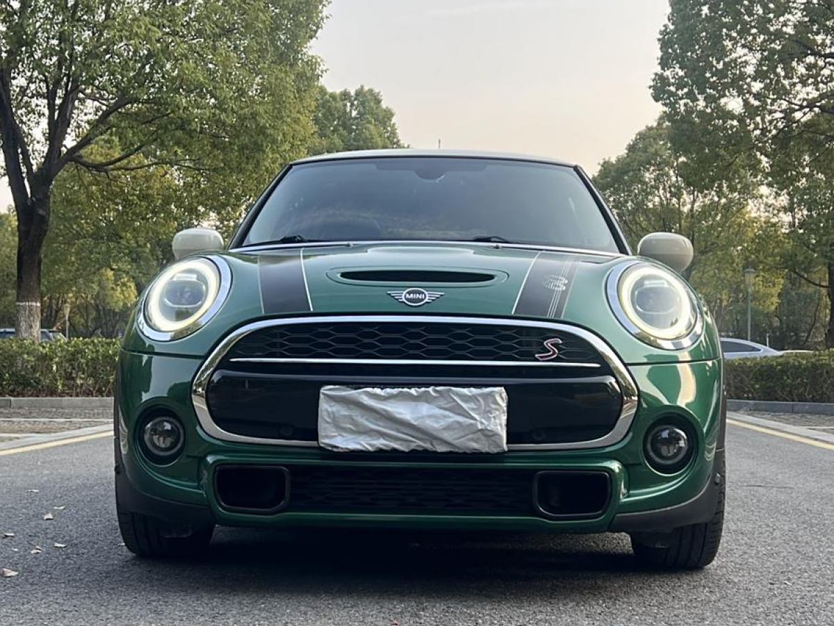 MINI MINI  2019款 2.0T COOPER S 經(jīng)典派圖片